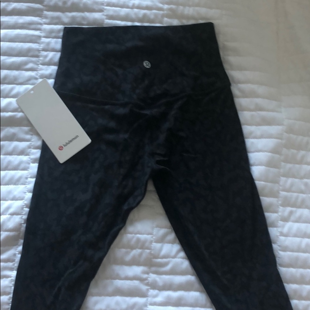 NWT Lululemon Align 21” crop leggings